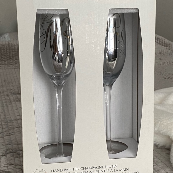 Cypress Home Wedding Day Décor Mr. and Mrs. Champagne Flutes - BRAND NEW!!! - Picture 12 of 13